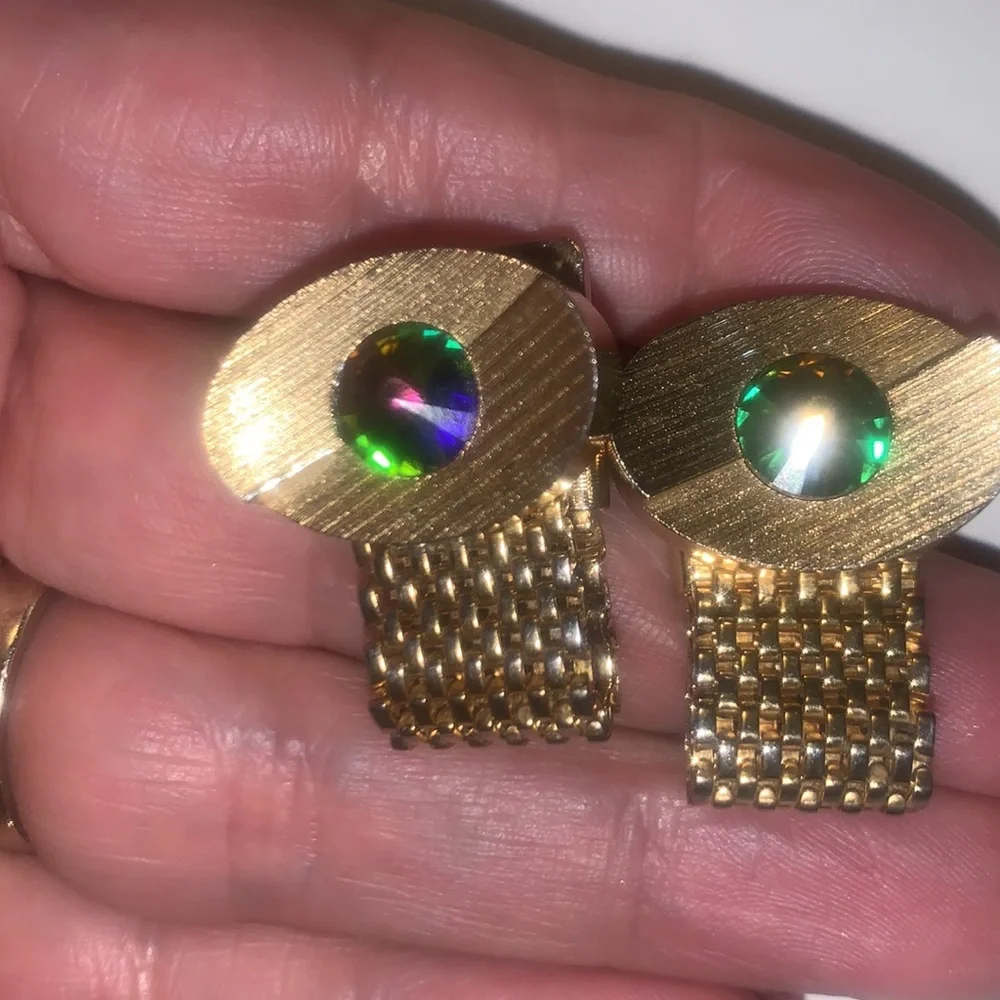 Vintage mesh gold tone with jewl cufflinks